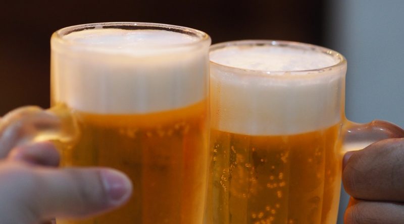 Toma cerveza para prevenir el Alzheimer